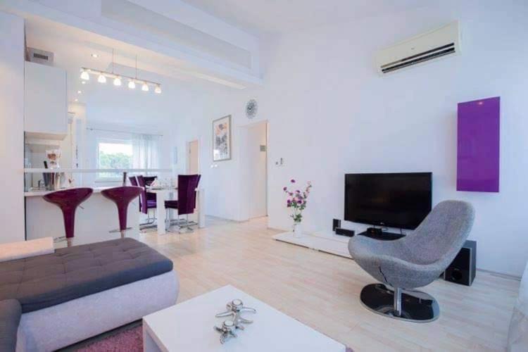 Stylish Suburb With Private Parking And Wi-fi In Residential Area Between City Centre And Hidrobaza Beach Apartment *